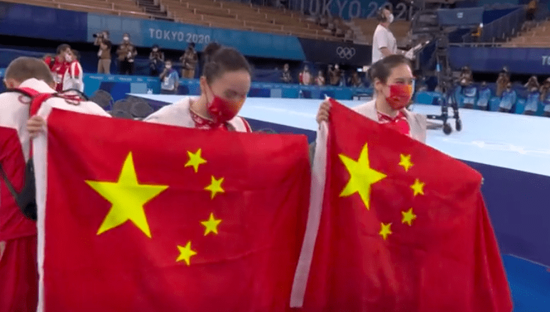 0.9分險(xiǎn)勝！中國(guó)包攬金銀牌再升兩面五星紅旗，日本美國(guó)無(wú)緣銅牌