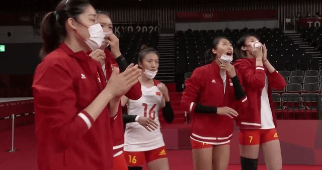 “盈”來(lái)轉(zhuǎn)運(yùn)！中國(guó)女排終于迎來(lái)首局勝利，李盈瑩立大功