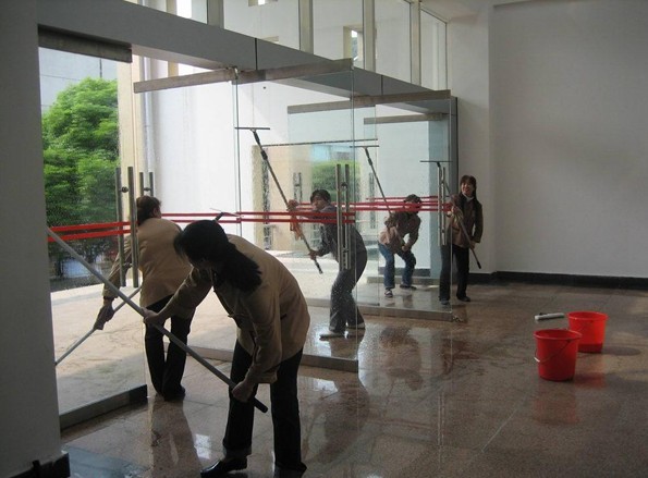 虎門保潔大樓開荒有哪一些程序？